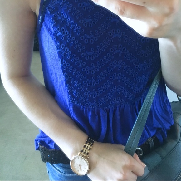 Sleeveless Blouse w/ Sequin & Texture Detailing - Picture 5 of 7